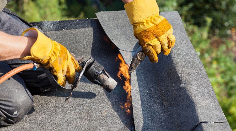 Professional gutter cleaning in Wallace, CA
